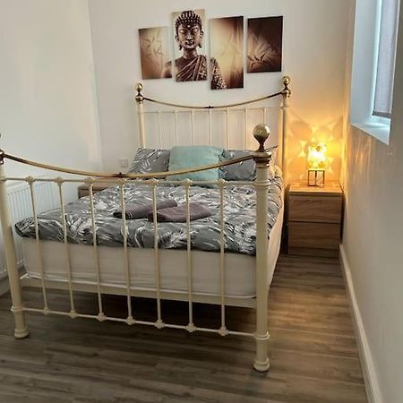 Bali Bliss Garden Flat With Parking Apartment Enfield Exterior photo