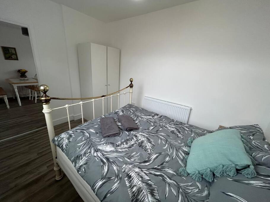 Bali Bliss Garden Flat With Parking Apartment Enfield Exterior photo